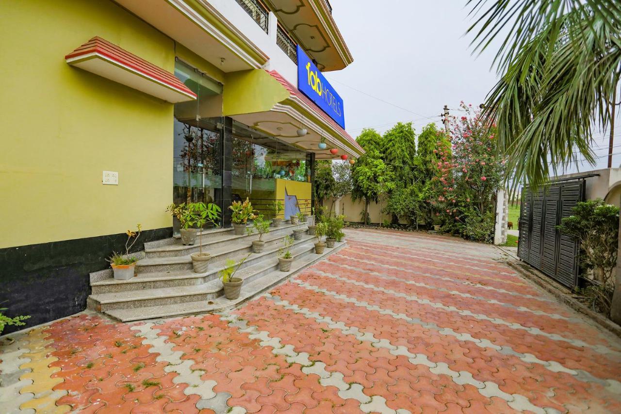 Fabhotel Kriti Green Varanasi Exterior foto